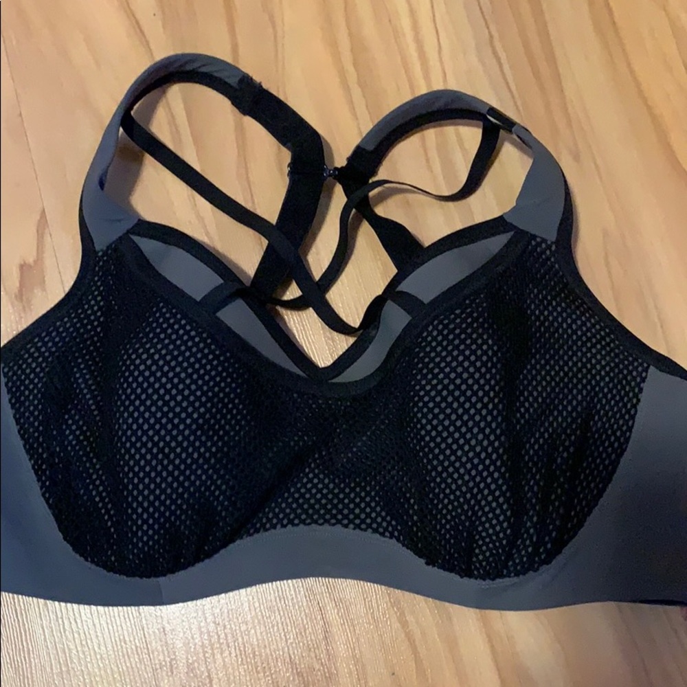 Torrid NWT sports bra